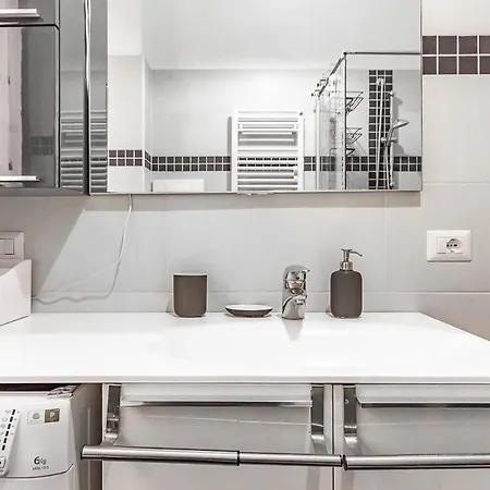 Navigli Near Metro & Wifi شقة