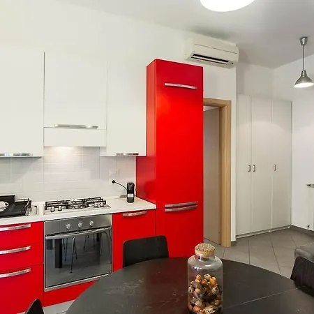 Navigli Near Metro & Wifi شقة